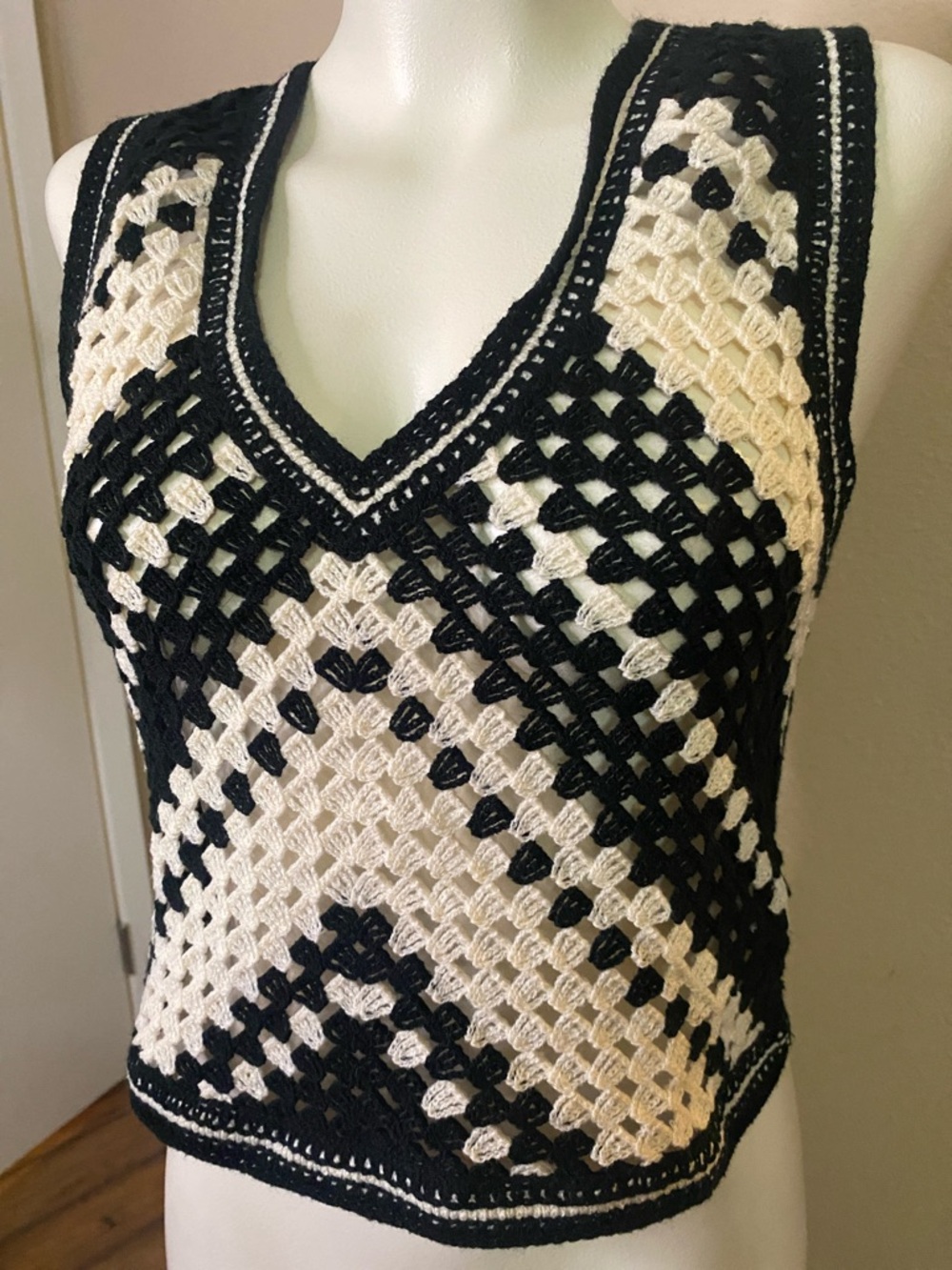 Rebellion Again black and white open crochet sheer boho hippie vest M 🖤